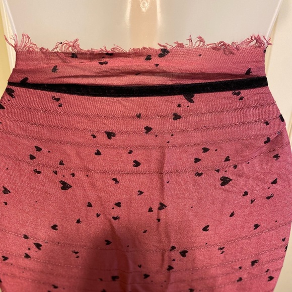 Maurice’s - Lovely plum color long sarong w/black heart & shimmer, 46” x 44” - Picture 4 of 10